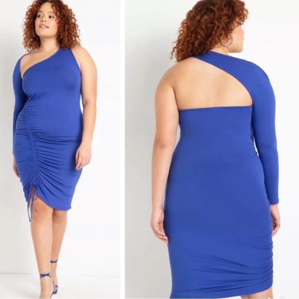 ELOQUII Ruched Dress With One Sleeve - Bluing